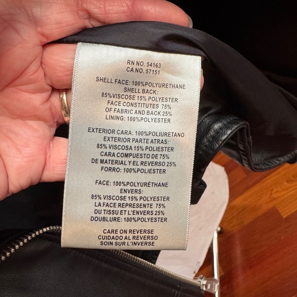 Levi’s Black Vegan Leather Moto Jacket XS Biker Motorcycle Zip Faux Leather - Picture 8 of 9